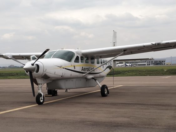 6 Day Fly-In Primate Trekking Adventure Safari